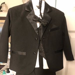 Boys 3T full tuxedo